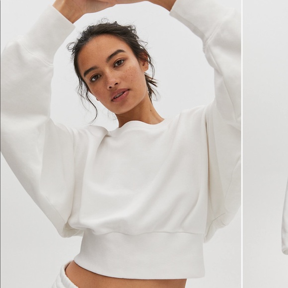 Aritzia Sweaters - Aritzia Tna Airy Fleece Perfect Shrunken Sweater